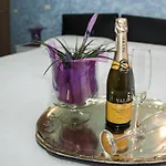 Gio\' Suites